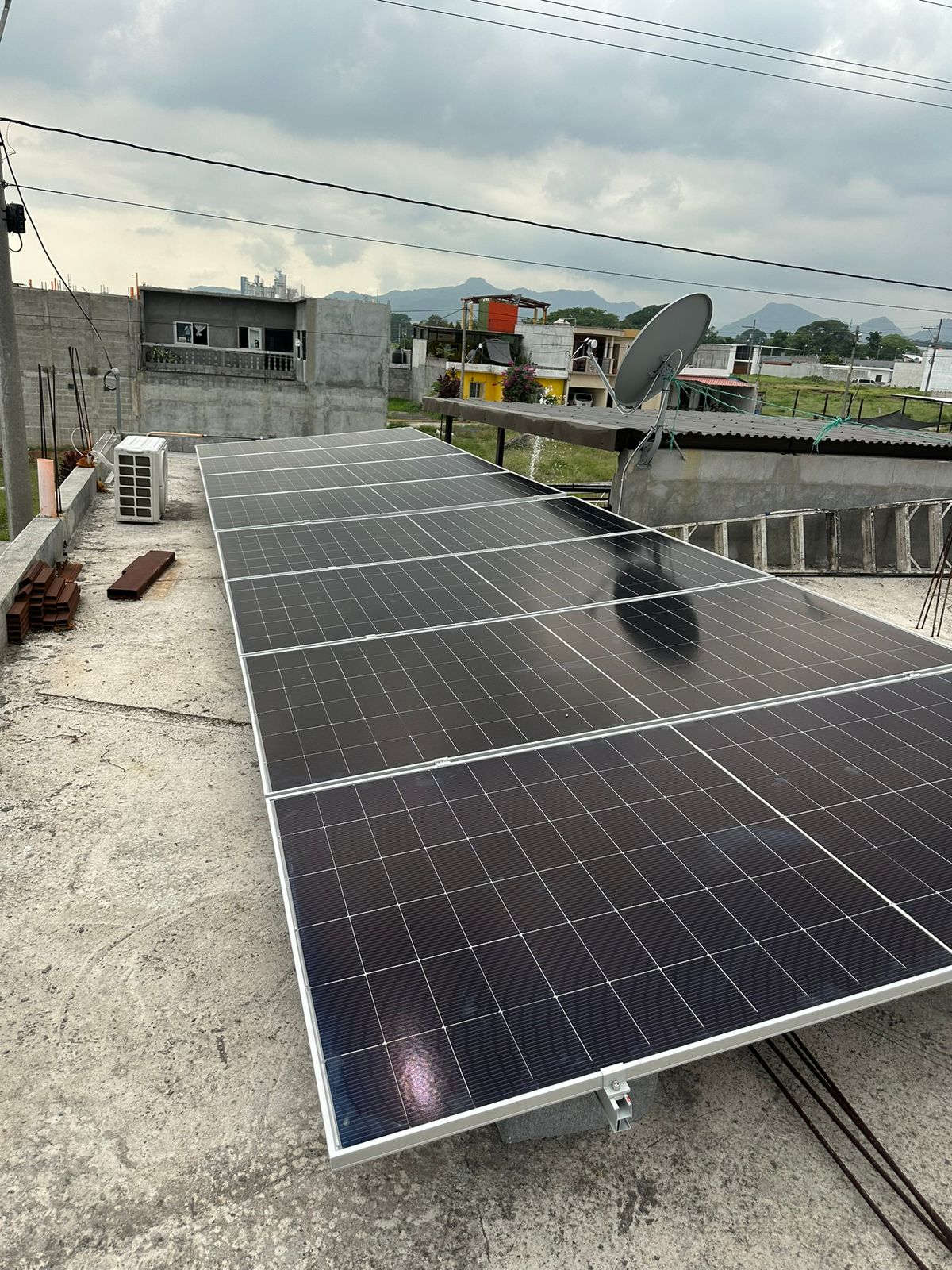 Instalación de Paneles Solares y Energía Fotovoltaica - Fotografía